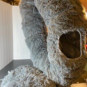 Fluffy Faux-Fur Pet Tunnel & Bed – Soft Cozy Hideout for Cats & Small Pets - New